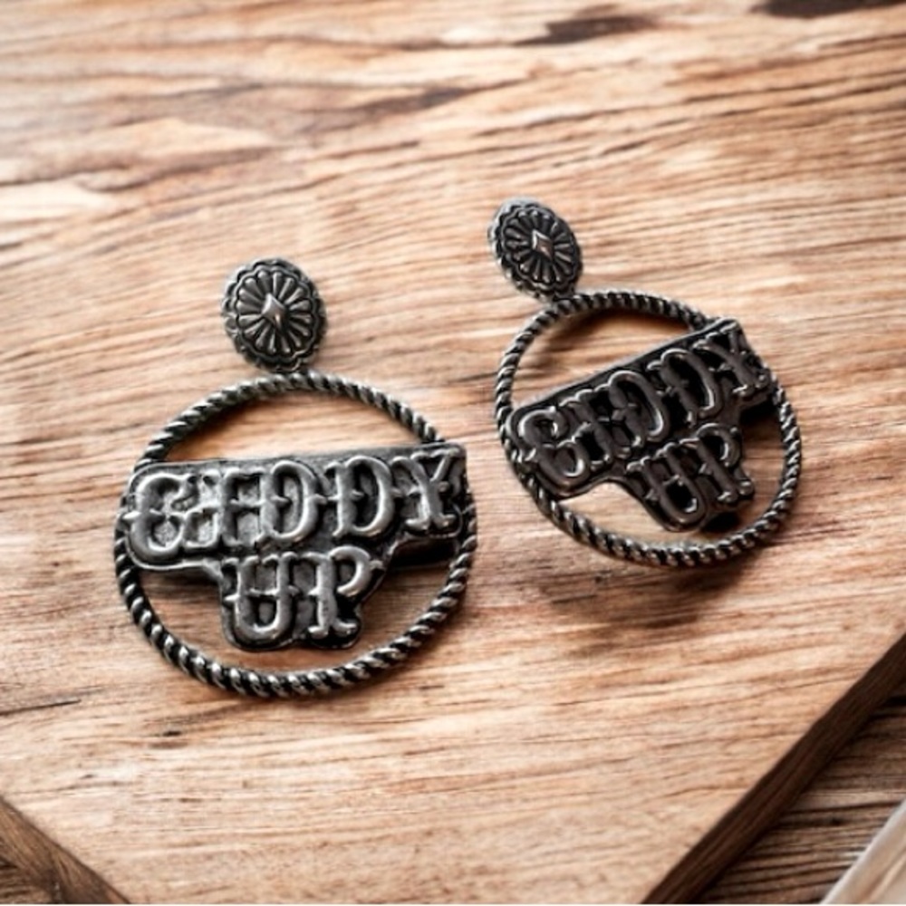 Giddy up earrings